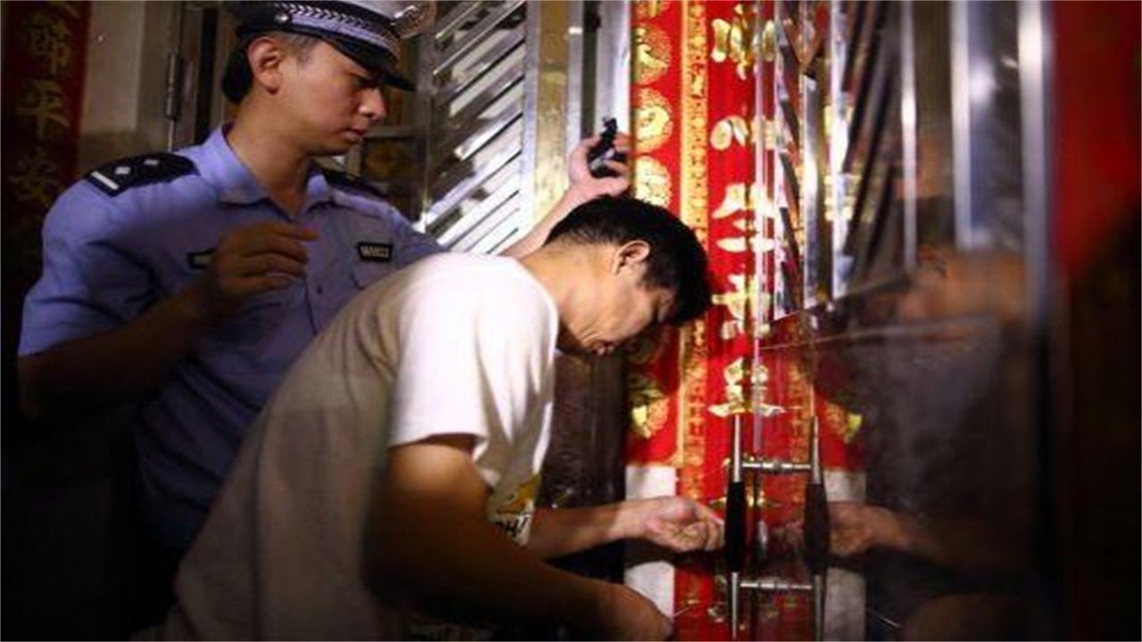 晋中请开锁师傅开了锁后，师傅为什么一般都不进门，就算主人请也不进去？